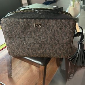Michael Kors cross body